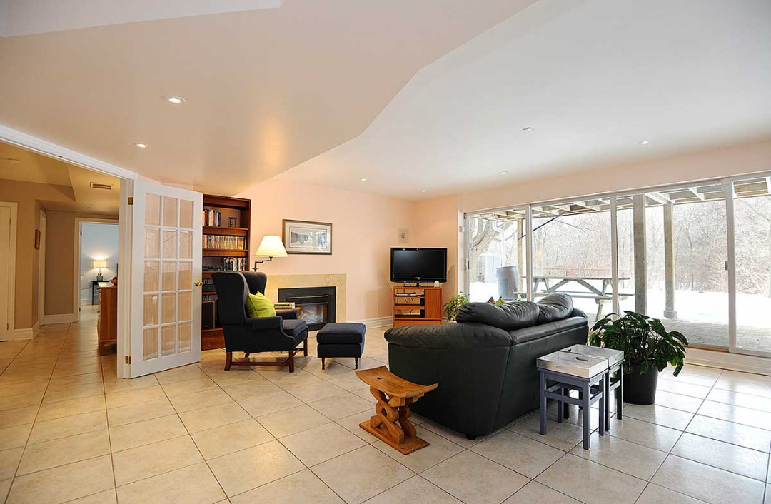 107 Riverwood Parkway, Etobicoke, ,3 BathroomsBathrooms,Detached,For Sale,Riverwood Parkway,1033